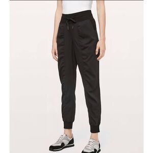 Lululemon Dance Studio Jogger 29" Size 4